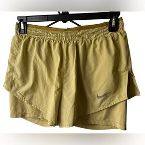 Nike Women`s Tempo Luxe 2-in-1 Olive Running Shorts Medium